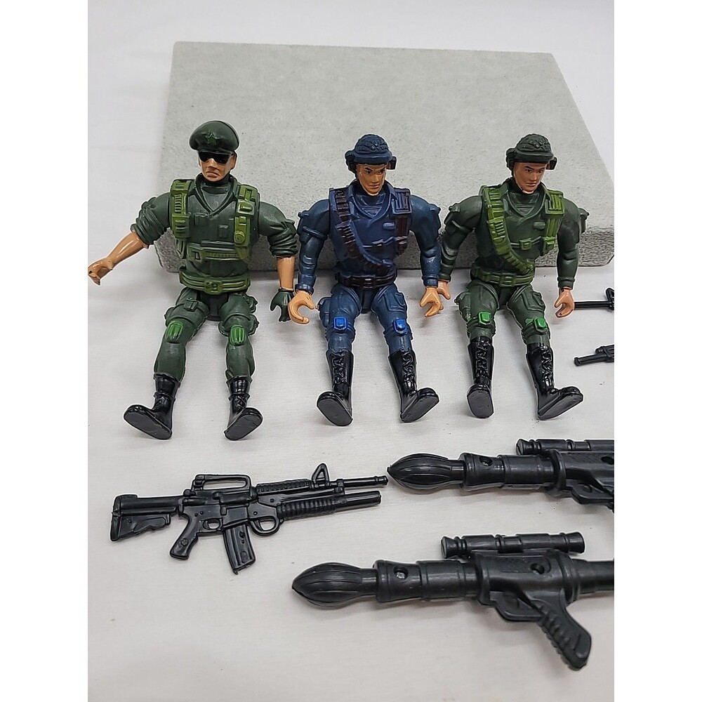 Army Figures lot of 3 - army guys Random Commandos generic joe men + Toy Weapons - Picture 8 of 14
